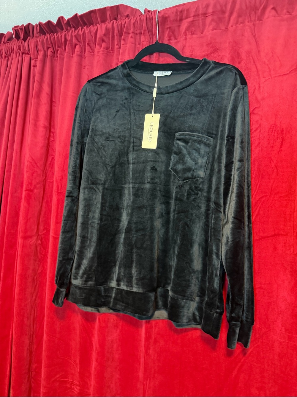 Women's Black Velvet Long-Sleeve Pocket Pullover Hoodie